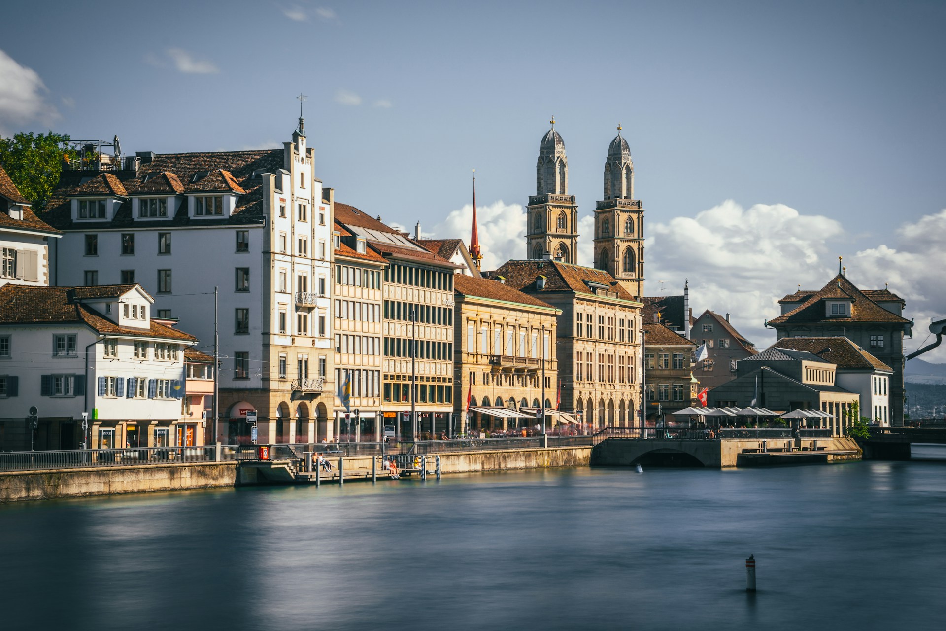 Transfer vom Flughafen Zürich zu den Top 5 Sehenswürdigkeiten in Zürich